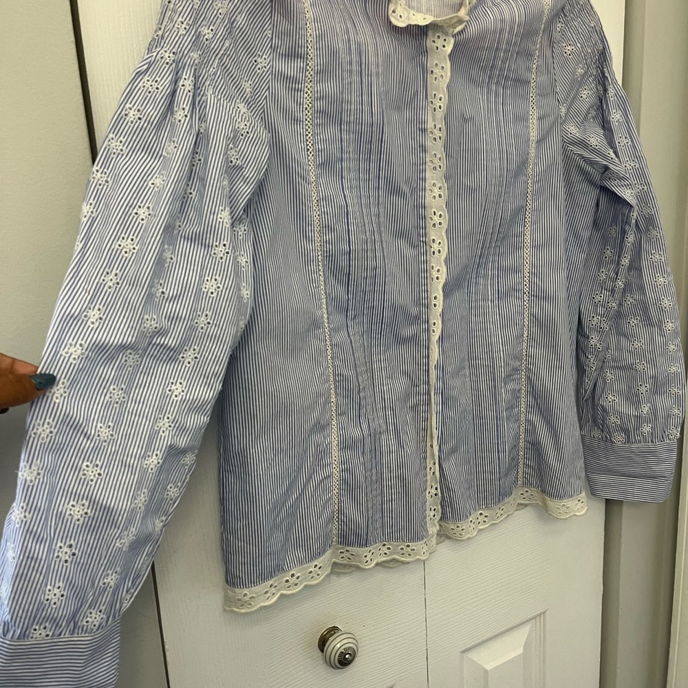 Zara Woman eyelet sleeve button up - Size S